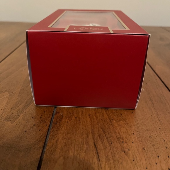 Lenox Peanuts Snoopy Under The Mistletoe 2022 Ornament NEW IN BOX - Picture 6 of 6